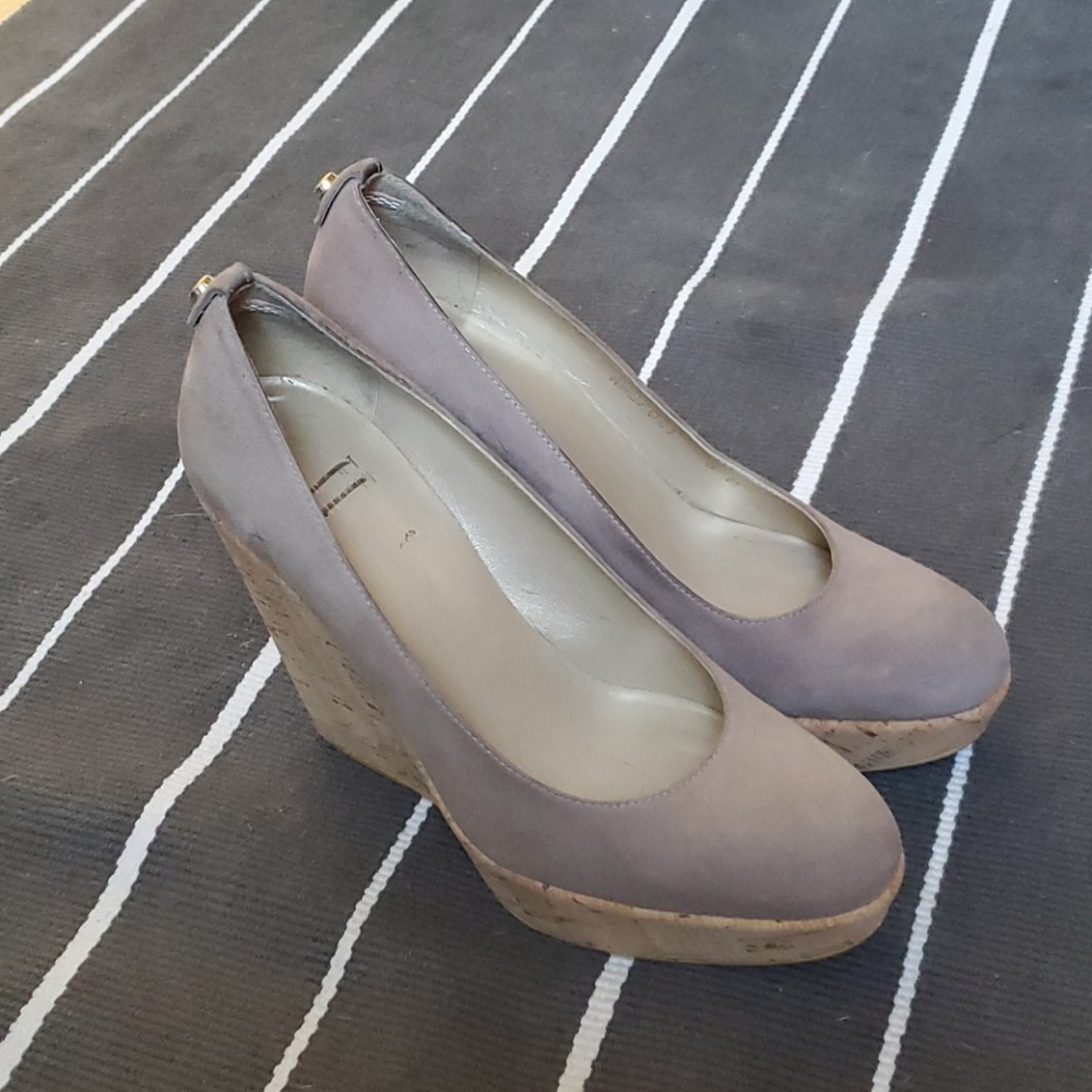 Stuart Weitzman sand platform pumps